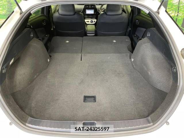 Toyota PRIUS 2016-03 366577-10