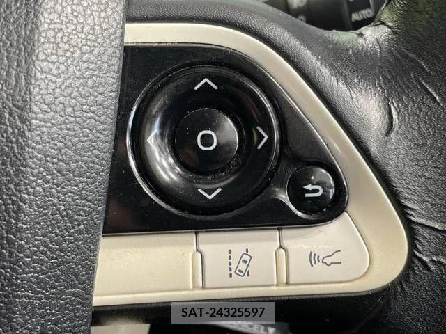 Toyota PRIUS 2016-03 366577-6