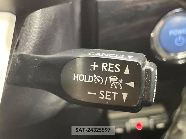 Toyota PRIUS 2016-03 366577-5