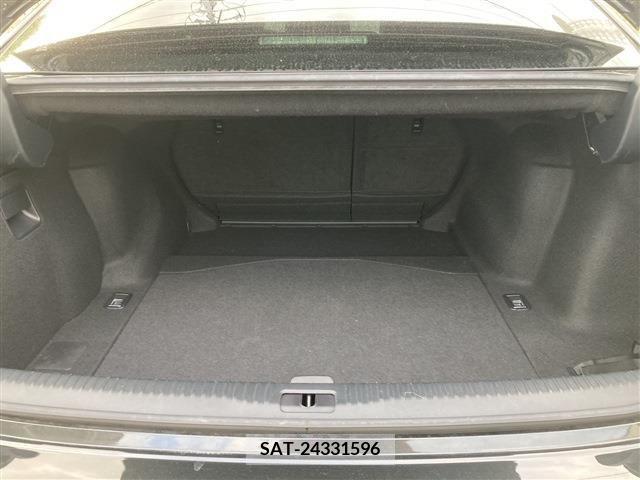 Lexus IS 2017-02 297925-15