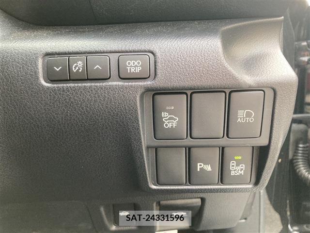 Lexus IS 2017-02 297925-9