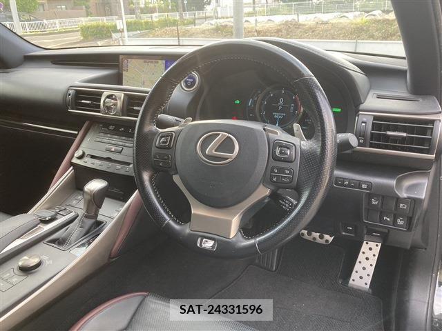 Lexus IS 2017-02 297925-7