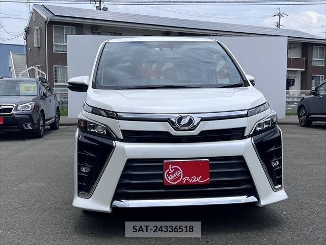 Toyota VOXY 2017-10 321533-18