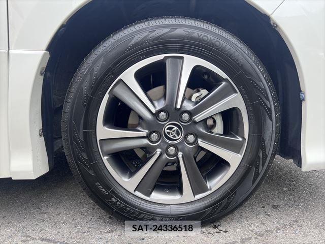 Toyota VOXY 2017-10 321533-17