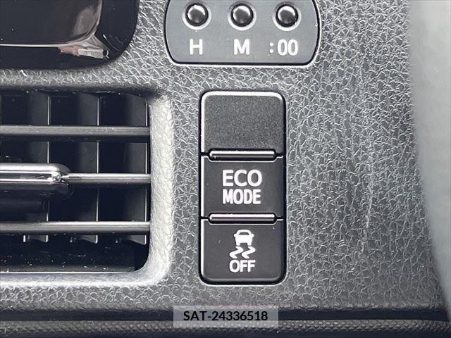 Toyota VOXY 2017-10 321533-8