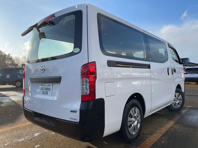 Nissan NV350 Caravan 2015-12 1378-4