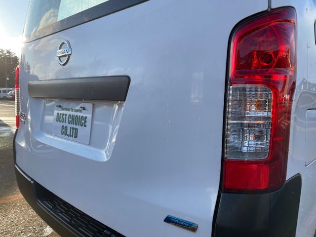 Nissan NV350 Caravan 2015-12 1378-19