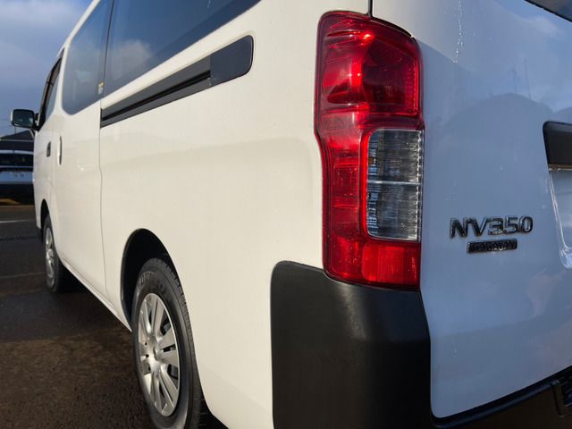 Nissan NV350 Caravan 2015-12 1378-16