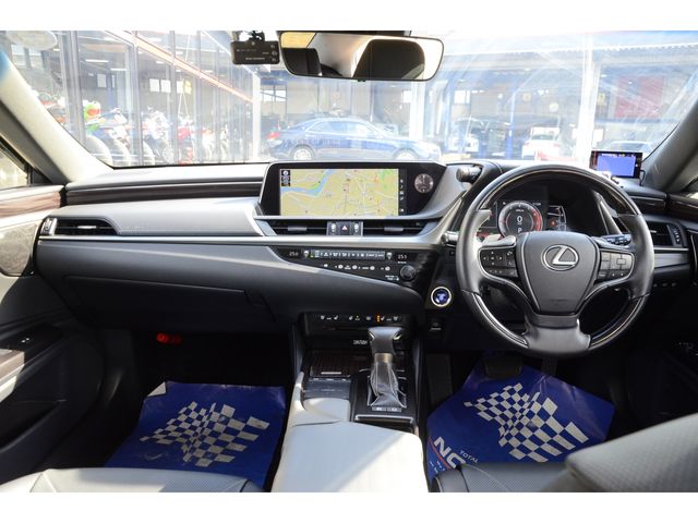 Lexus ES 2019-03 25334-6