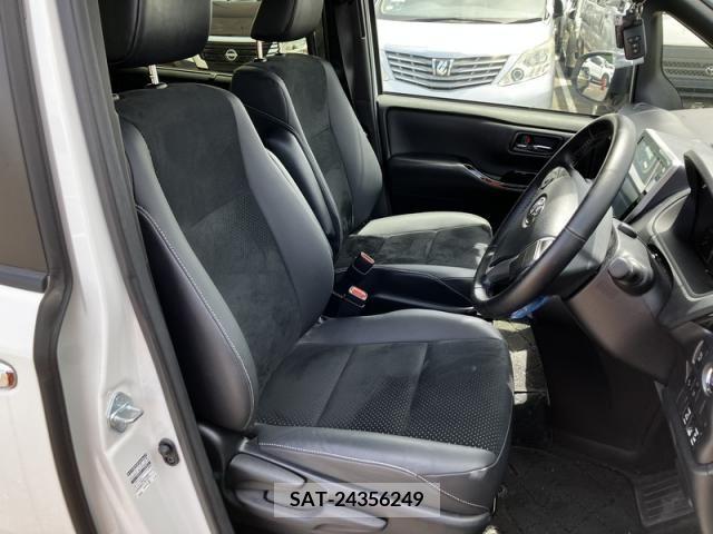 Toyota VOXY 2021-06 321702-6