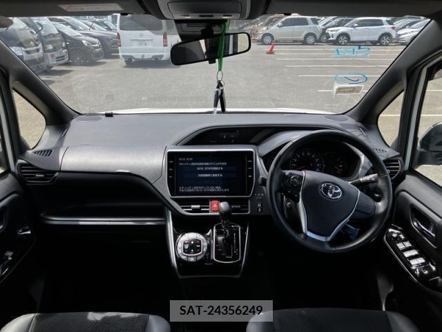Toyota VOXY 2021-06 321702-2