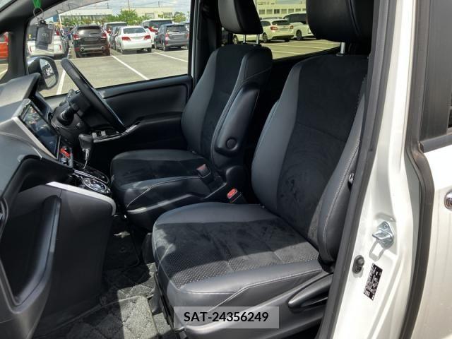Toyota VOXY 2021-06 321702-11