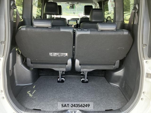 Toyota VOXY 2021-06 321702-26