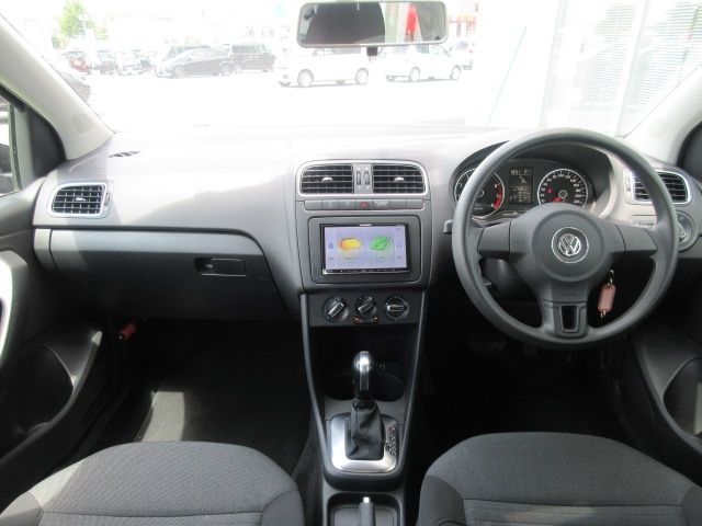 VolksWagen POLO 2011-08 4181-6