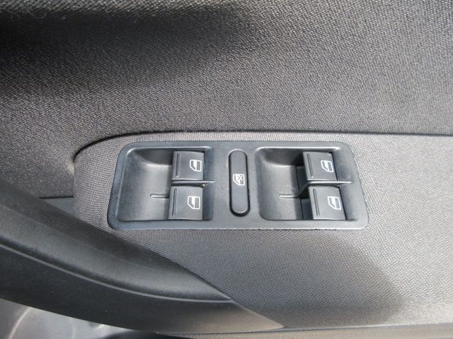 VolksWagen POLO 2011-08 4181-22