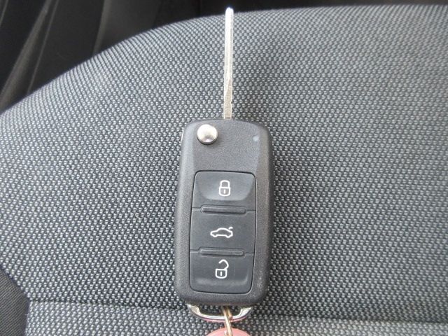 VolksWagen POLO 2011-08 4181-23