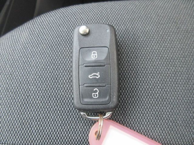 VolksWagen POLO 2011-08 4181-24