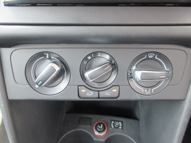 VolksWagen POLO 2011-08 4181-15