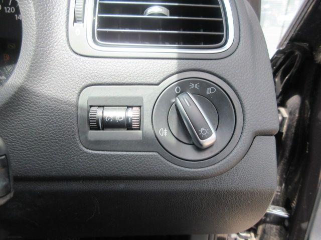 VolksWagen POLO 2011-08 4181-19