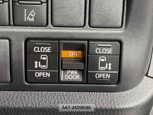 Toyota NOAH 2017-09 321536-4