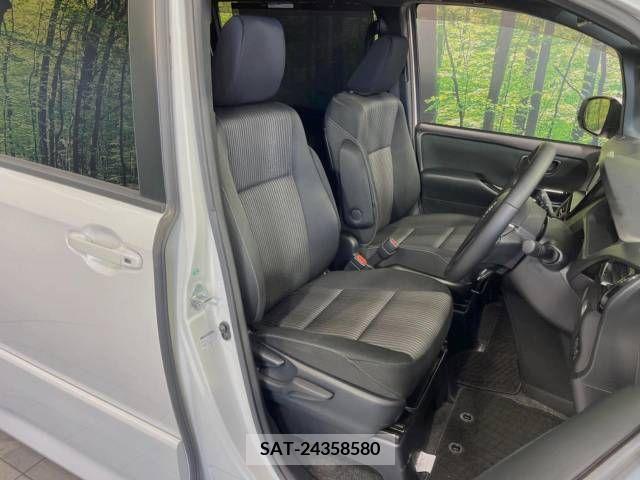 Toyota NOAH 2017-09 321536-8