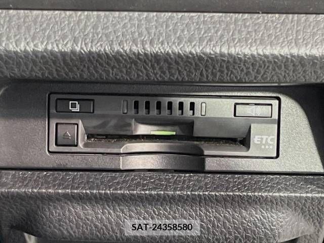 Toyota NOAH 2017-09 321536-7