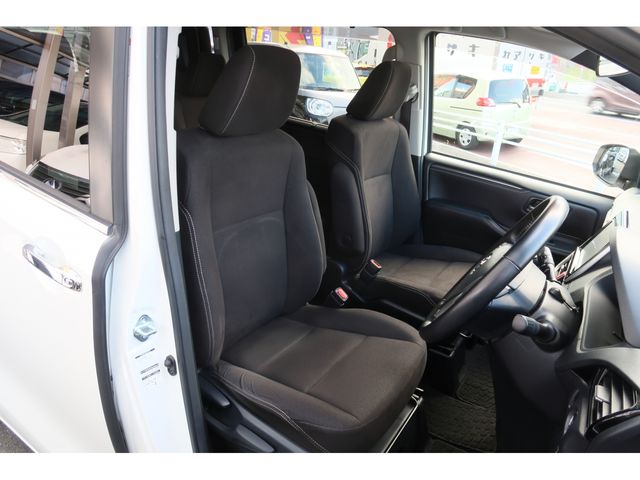 Toyota ESQUIRE 2016-07 20330-21
