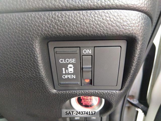 Honda N BOX CUSTOM 2017-10 279086-8