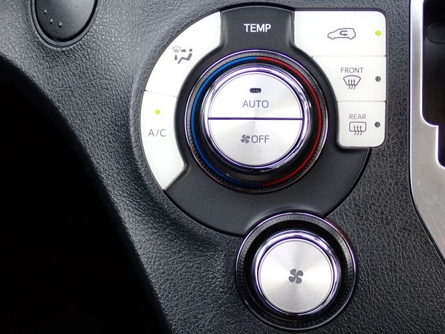 Toyota SIENTA 2016-03 12151-10