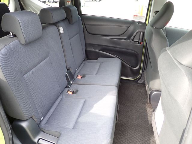 Toyota SIENTA 2016-03 12151-17