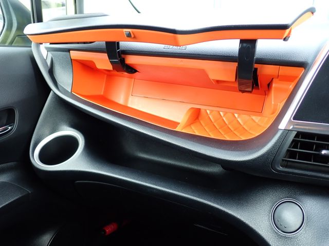 Toyota SIENTA 2016-03 12151-15