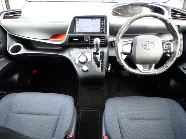 Toyota SIENTA 2016-03 12151-1