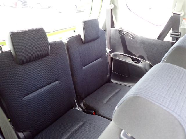 Toyota SIENTA 2016-03 12151-18