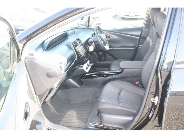 Toyota PRIUS 2018-12 182030-13