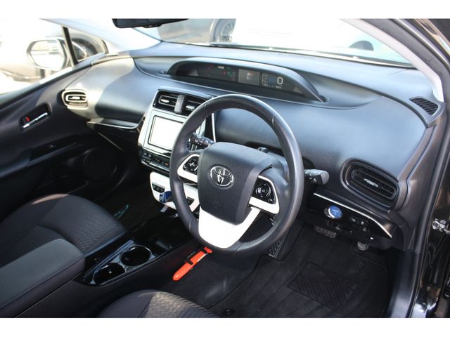 Toyota PRIUS 2018-12 182030-19