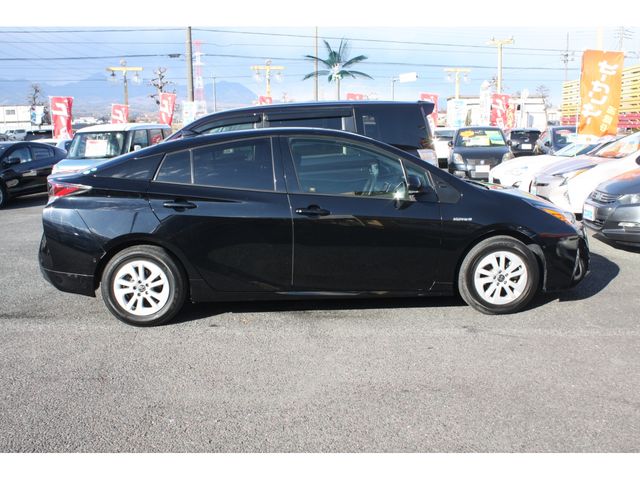 Toyota PRIUS 2018-12 182030-3