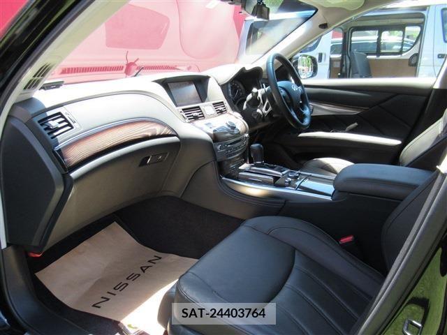 Nissan FUGA 2018-01 334230-5