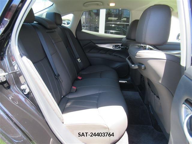 Nissan FUGA 2018-01 334230-4