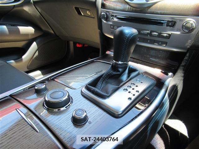 Nissan FUGA 2018-01 334230-11