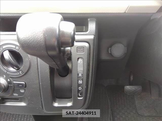 Mazda CAROL 2019-06 305283-6