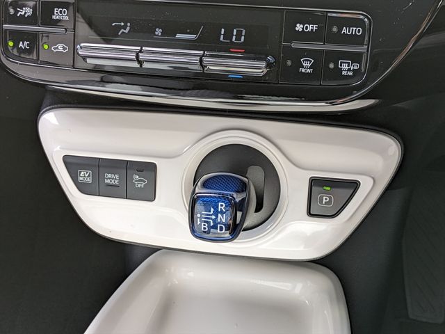 Toyota PRIUS 2016-08 21362-8