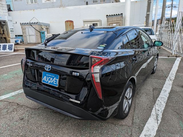Toyota PRIUS 2016-08 21362-1