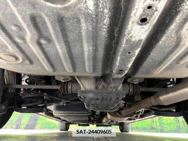 Toyota NOAH 2015-04 383696-19