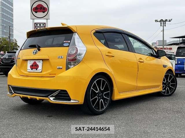Toyota AQUA 2014-12 233964-2
