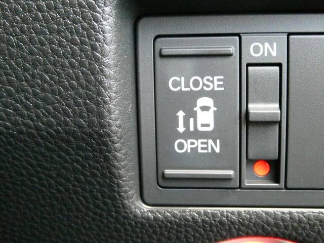 Honda N BOX CUSTOM 2018-03 193407-6