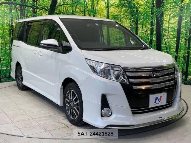 Toyota NOAH 2015-11 335878-17