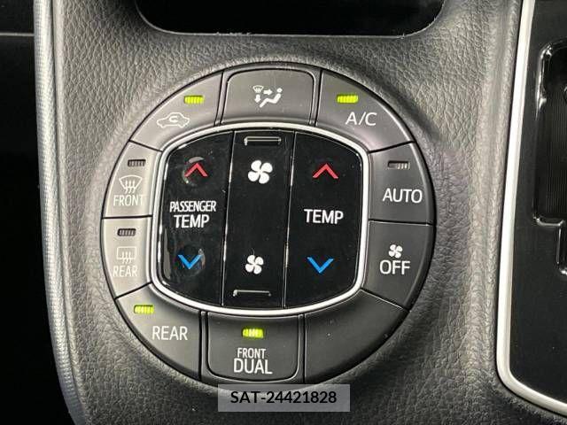 Toyota NOAH 2015-11 335878-7