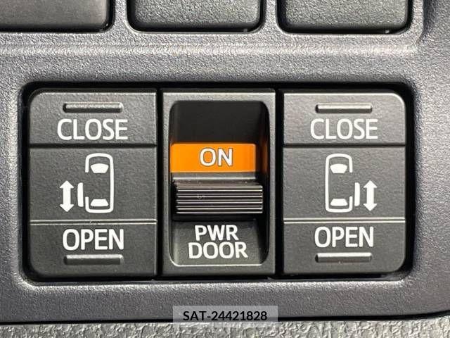 Toyota NOAH 2015-11 335878-2