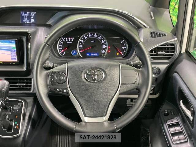 Toyota NOAH 2015-11 335878-12