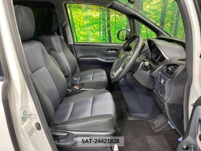 Toyota NOAH 2015-11 335878-8